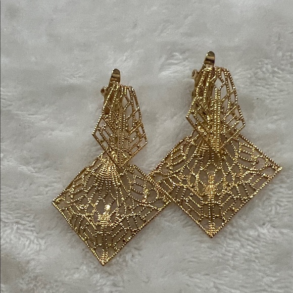 Trifari Gold Filigree Drop Earrings - Picture 5 of 8